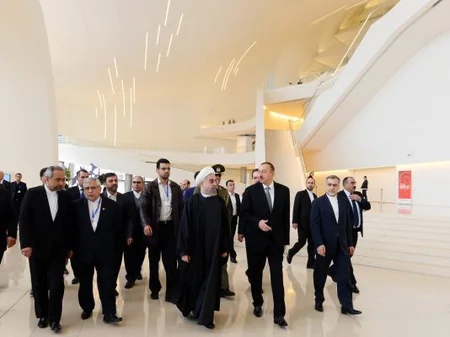 В Баку состоялся бизнес-форум с участием президентов Азербайджана и Ирана