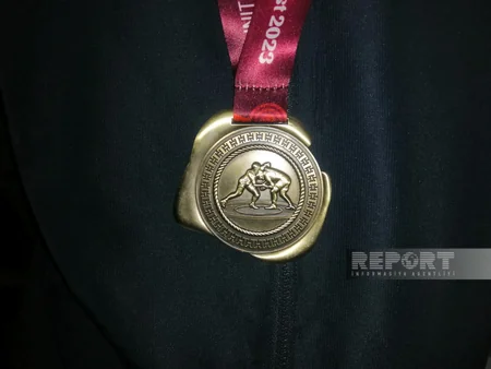 Avropa çempionatında 4 medal qazanan yunan-Roma güləşçiləri Vətənə qayıdıblar