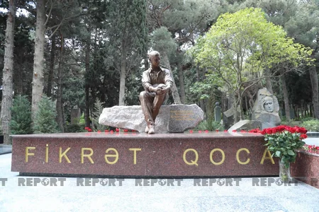 Xalq şairi Fikrət Qocanın abidəsinin açılışı olub