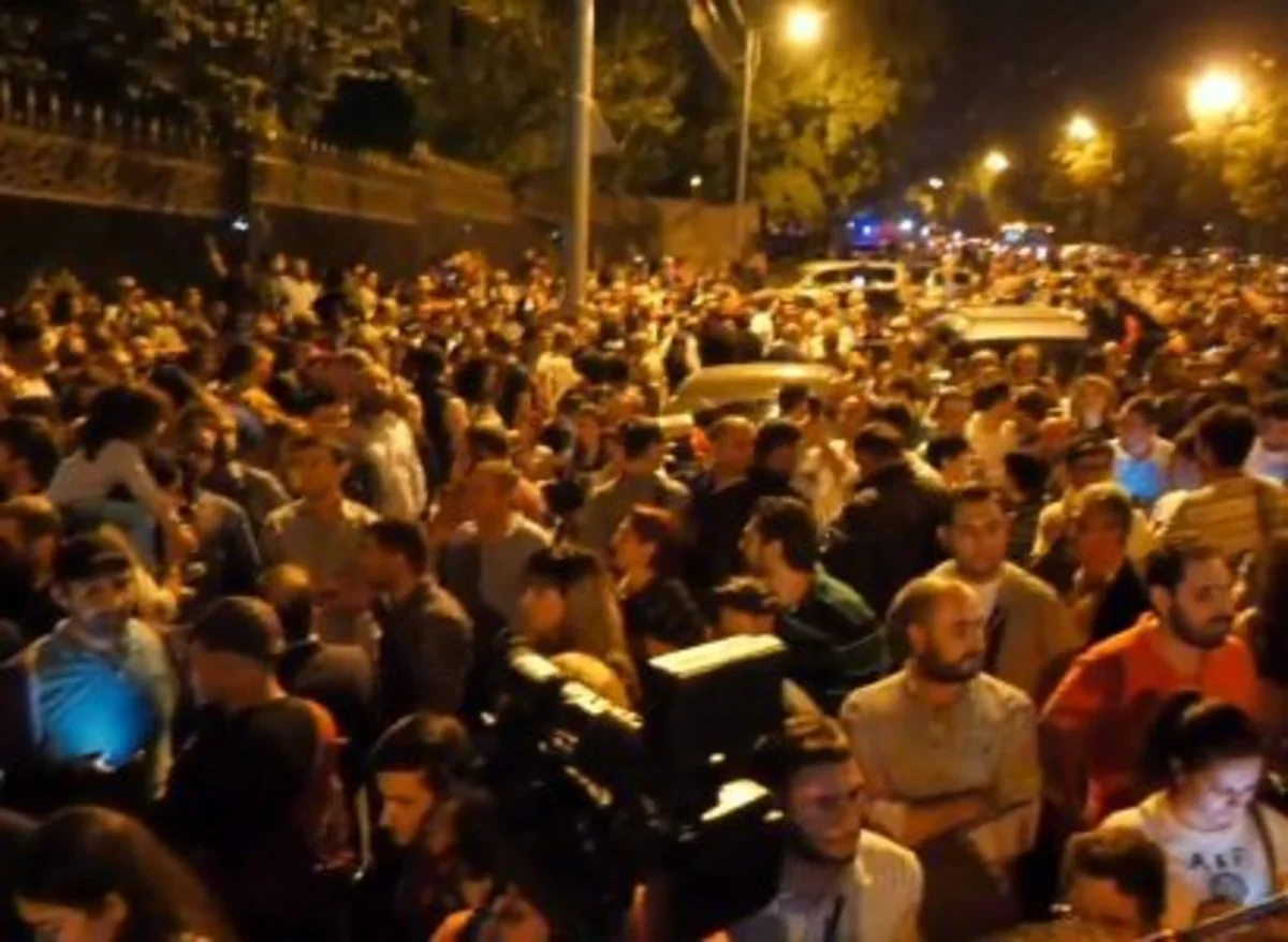 Protest staged outside Armenian parliament