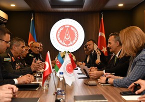 Azerbaijani Defense Minister holds meeting during visit to Türkiye