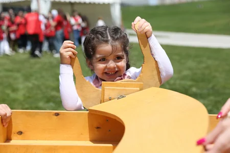 Heydər Əliyev Mərkəzinin parkında Uşaq festivalı keçirilib