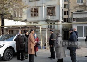 Bakıda binanı bazara çevirənlər sakinlər üçün təhlükəli vəziyyət yaradıb - VİDEO
