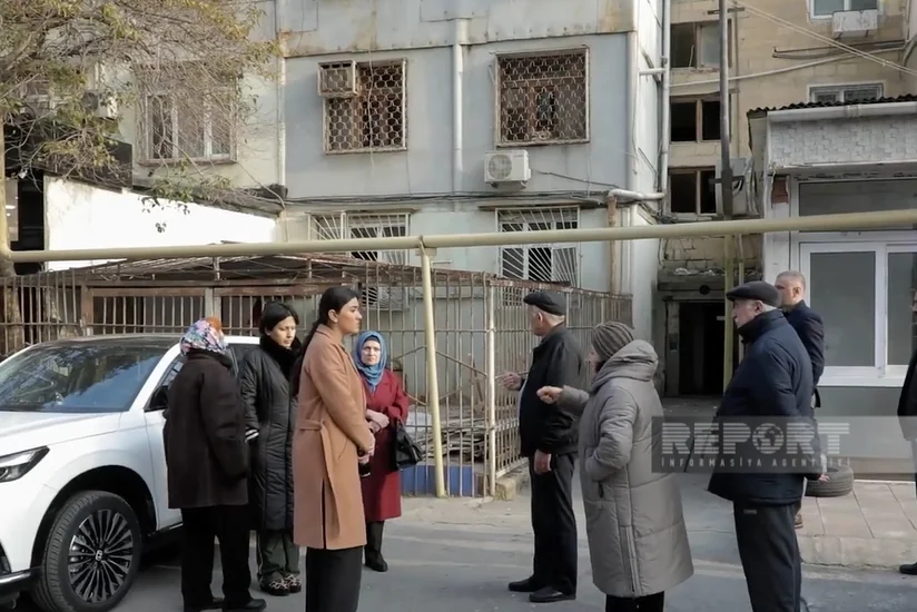 Bakıda binanı bazara çevirənlər sakinlər üçün təhlükəli vəziyyət yaradıb - VİDEO