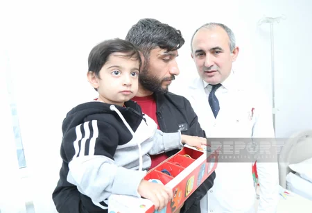 Dördgünlük körpəsi ilə zəlzələ bölgəsindən gələn qadın: Güclə canımızı qurtardıq