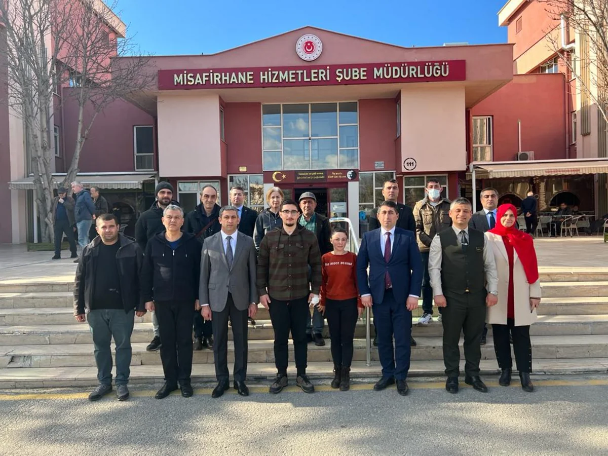 Səfirlik əməkdaşları Türkiyədə müalicə alan müharibə iştirakçılarını, hərbçiləri ziyarət edib