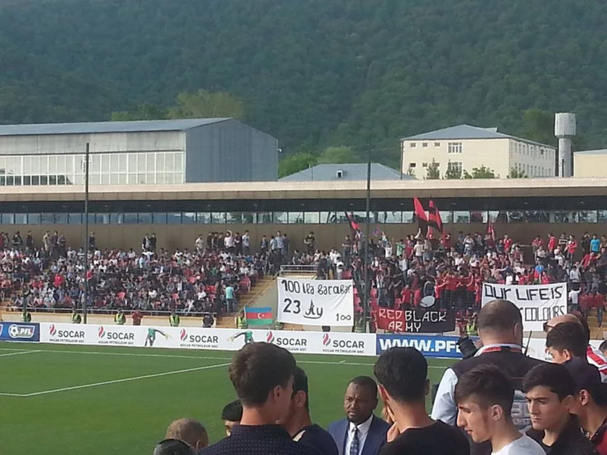 Futbol üzrə Keşlə - Qəbələ oyununda azarkeşlər maraqlı addım atıblar