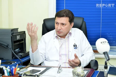 ​Azərbaycanın baş psixiatrı: Çox vaxt qohumlar ağır durumda olmayan psixi xəstələri evə aparmaq istəmirlər - MÜSAHİBƏ