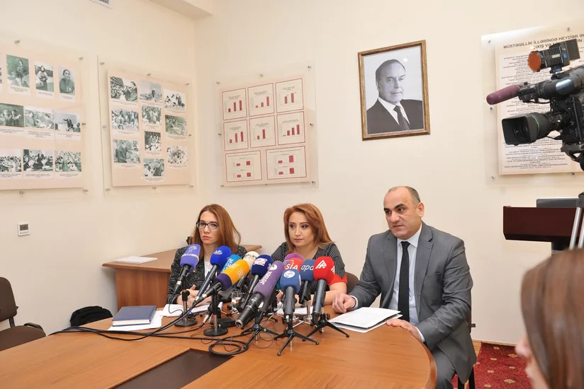 В Баку начинается прием заявок в первые классы