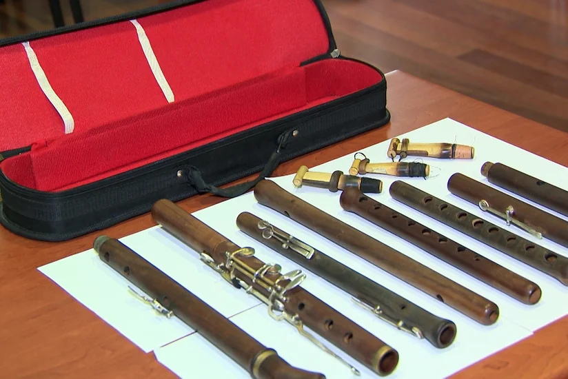 Polis gənc balaban ifaçısının itmiş alətlərini tapıb