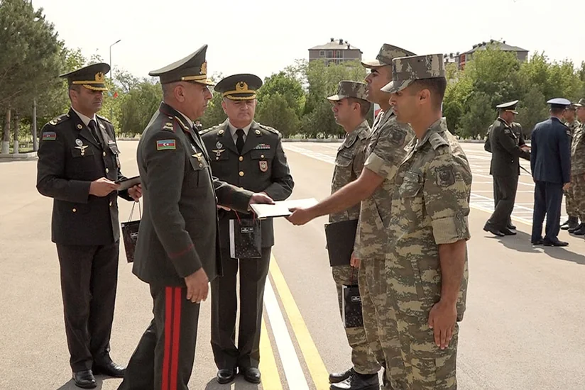 Əlahiddə Ümumqoşun Orduda “Zabit hazırlığı kursu”nun buraxılış mərasimi keçirilib