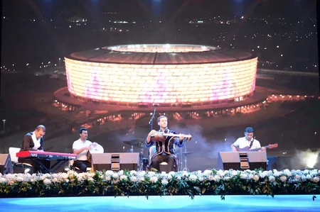 Heydər Əliyev Mərkəzinin parkında muğam-caz konserti olub