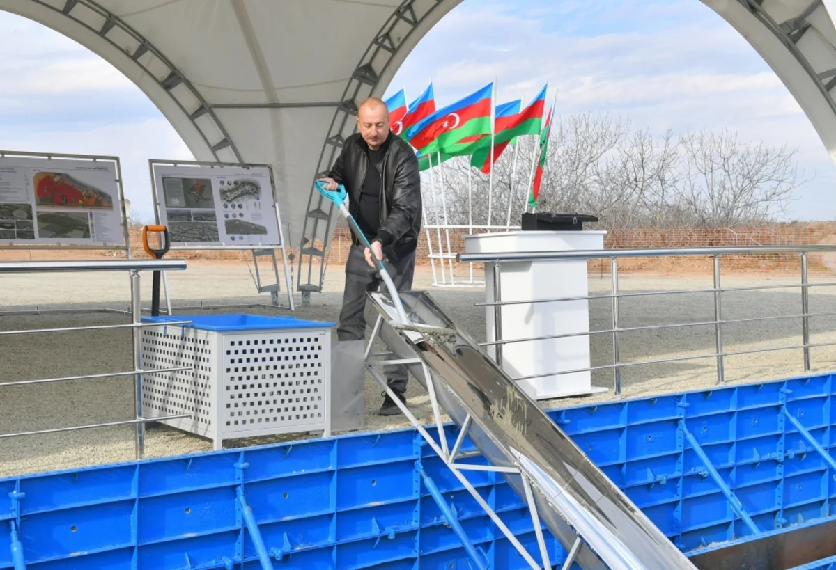 Заложен фундамент села Баш Гарвенд Агдамского района