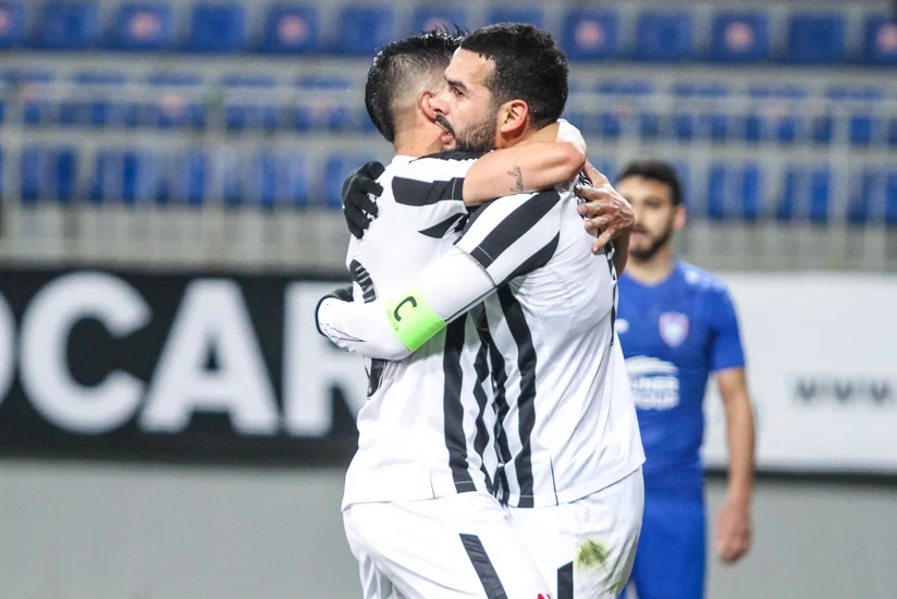 Emin Mahmudov Neftçinin tarixinə düşüb