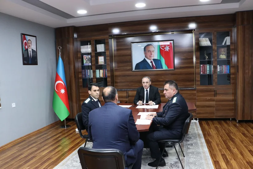 Baş prokuror Ağcabədidə vətəndaşları qəbul edib