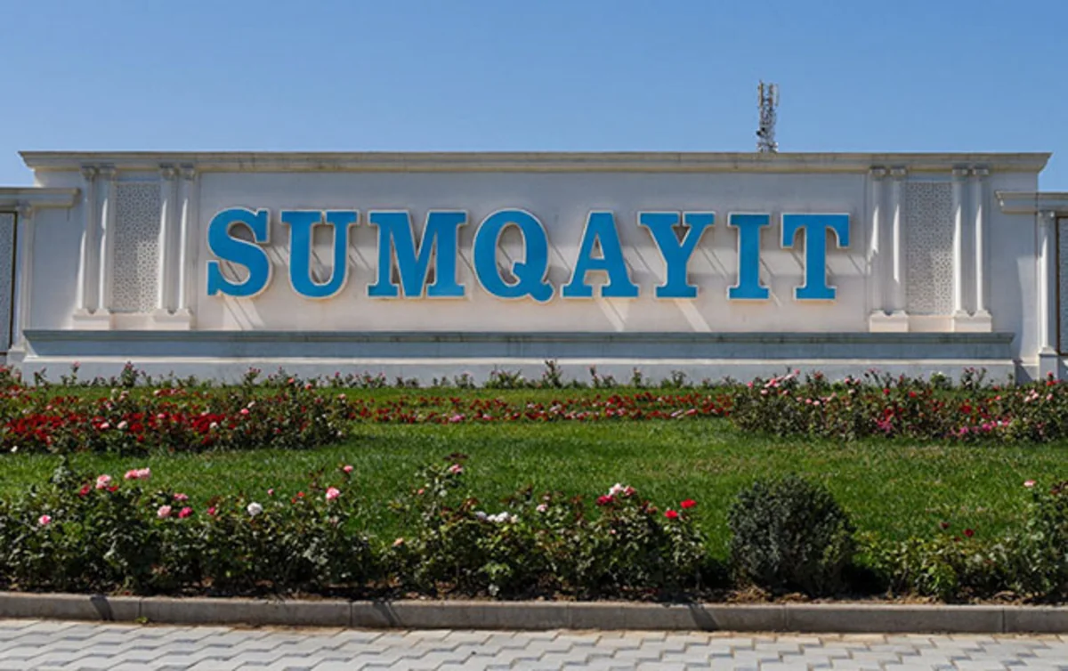 Sumqayıtda evində kamera quraşdırmaq istəyən kişi yıxılaraq ölüb