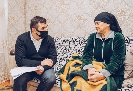 YAŞATın əməkdaşları şəhid ailələrinin üzvləri və qazilərlə görüşüb