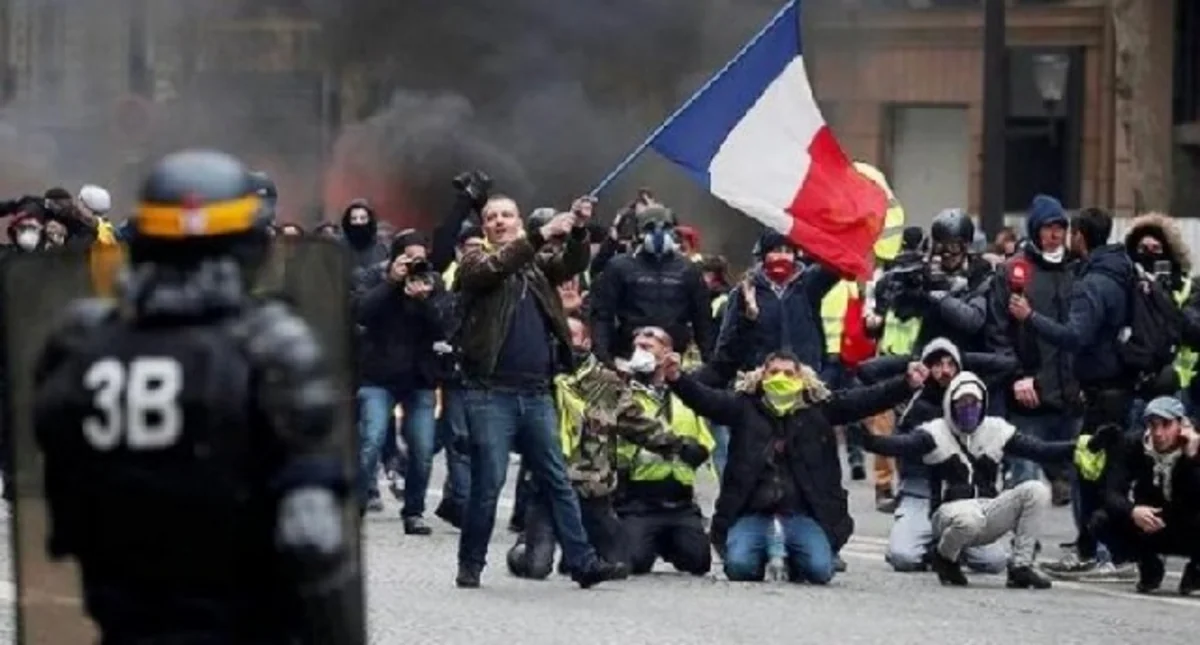 Fransada etiraz aksiyalarında 457 nəfər həbs edilib