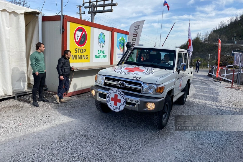 BQXK-nin avtomobillərində erməniəsilli şəxslər Xankəndiyə aparılıb - YENİLƏNİB