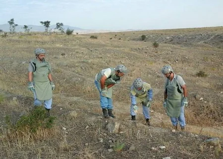 ​Ağdam və Tərtərdə partlamış raket qalıqları aşkarlanıb