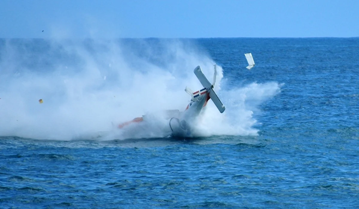 ​KİV: Parisdən Qahirəyə uçan EgyptAirə məxsus təyyarə dənizə düşüb