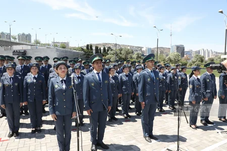 Azərbaycanda xidmətə yeni qəbul olunmuş gömrükçülər and içib