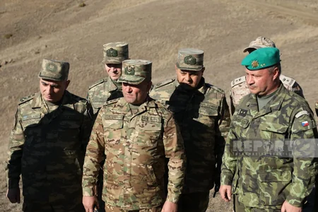 Xarici ölkələrin hərbi attaşeləri Sarıbaba yüksəkliyində mina sahələrinə baş çəkiblər - YENİLƏNİB