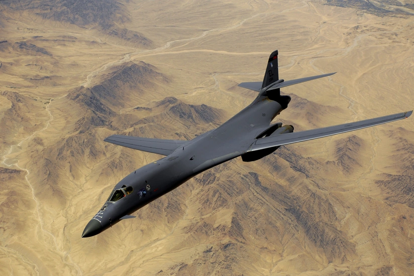 B-1B bomber crashes in US state of South Dakota, 4 crew members eject safely