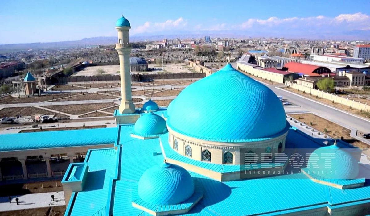 Cənubi Qafqazın ən böyük məscidlərindən biri olan Heydər Məscidindən - FOTOREPORTAJ