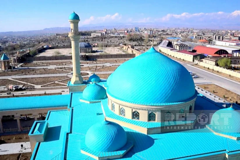 Cənubi Qafqazın ən böyük məscidlərindən biri olan Heydər Məscidindən - FOTOREPORTAJ