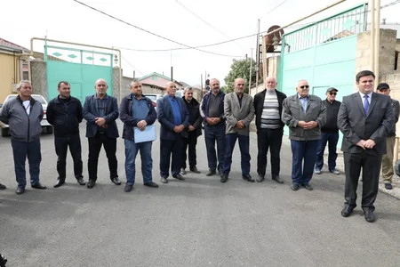 Rəsmi şəxslər Hövsanda sahibkarların problem və təkliflərini dinləyib