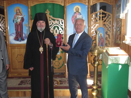 Глава Международного фонда Деде Горгуд вручил первой леди Молдовы орден