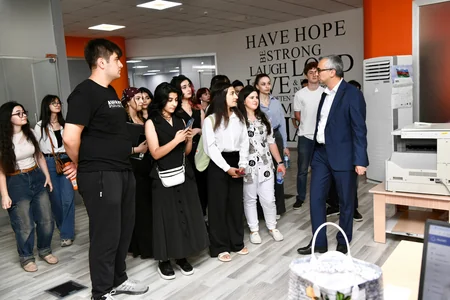 “İnfoschool” bloger məktəbinin iştirakçıları Report İnformasiya Agentliyində olublar