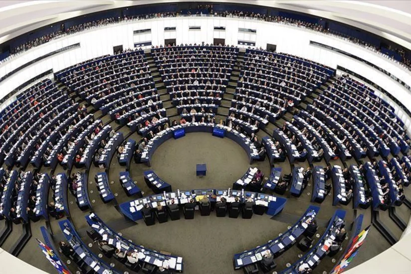 Европарламенту теперь сложно отнекиваться от прозвища Парламент Микки Мауса
