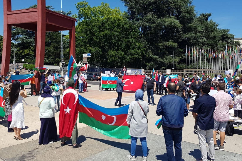 Azerbaijanis stage rally before UN HQ against Armenian provocation