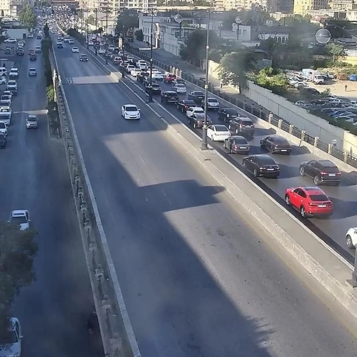 Bakının bir sıra yollarında tıxac müşahidə edilir