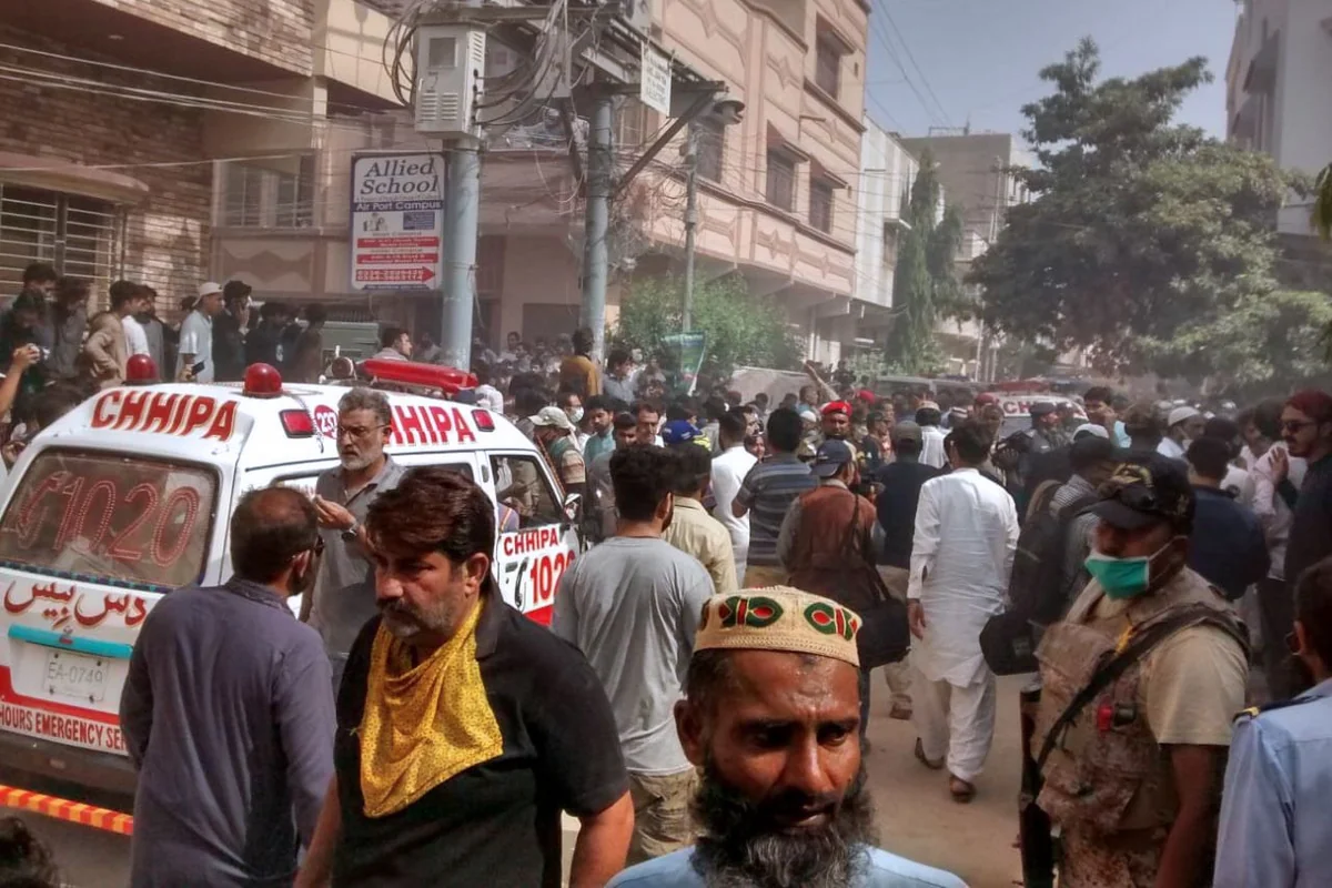 Pakistanın konsulluğunun qarşısında sıxlıqdan 12 nəfər ölüb, 12 nəfər yaralanıb