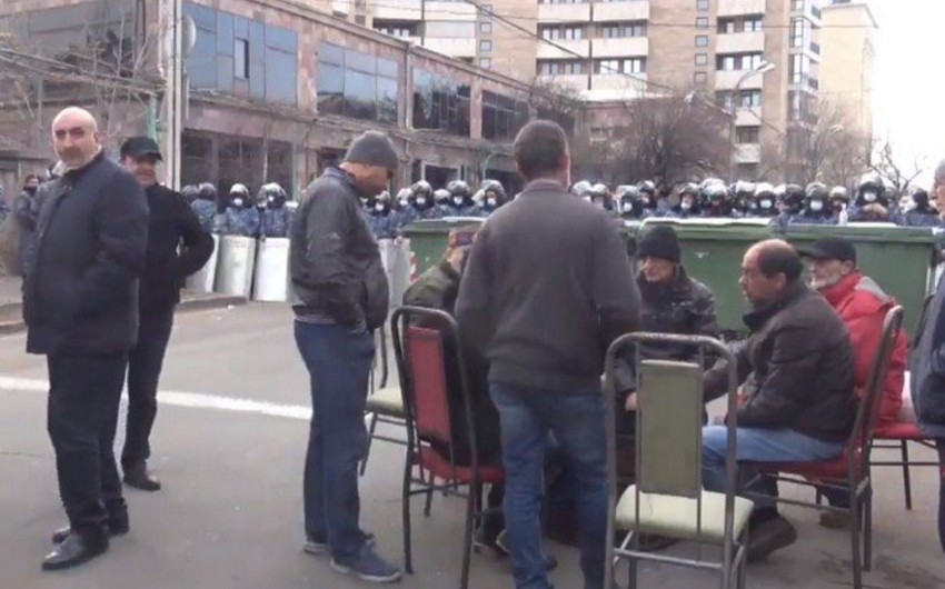 Ermənistanda müxalifətin itaətsizlik aksiyası davam edir