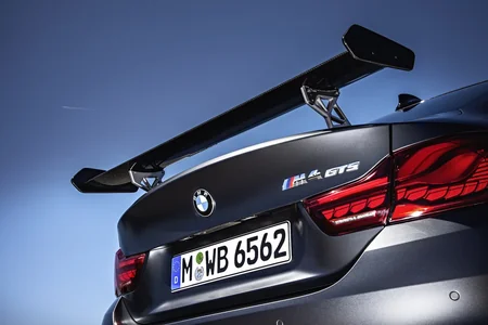 ​BMW su injektorlu mühərrikə malik M4 GTS modelini hazırlayıb - FOTO