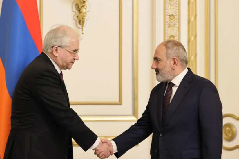 Пашинян обсудил со спецпредставителем главы МИД РФ нормализацию отношений Еревана и Баку