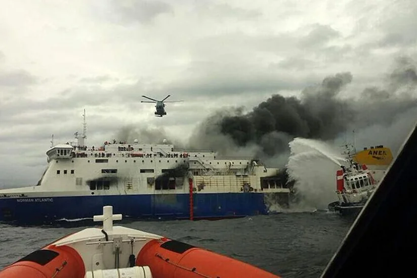 Yaponiyada yanan bərədən 100-ə yaxın insan xilas edilib