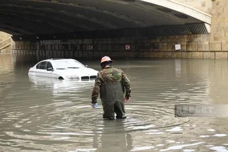 Bakıda yağıntının fəsadları: Drenaj sistemlər sovet dövründən qalıb, bəzilərinin istismar müddəti bitib - RƏSMİ - YENİLƏNİB