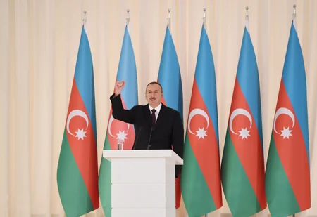 Azərbaycanın dövlət müstəqilliyinin bərpasının 25-ci ildönümünə həsr olunan rəsmi qəbul təşkil edilib