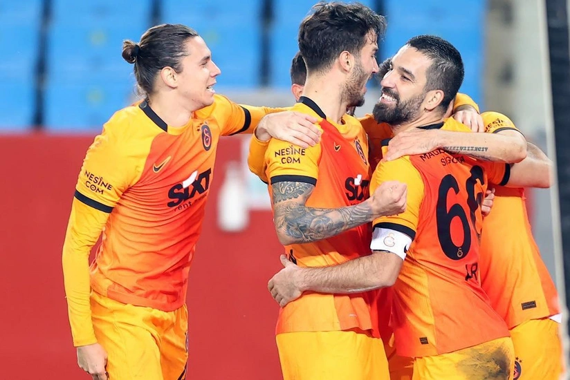 Qalatasaray liderliyə yüksəldi