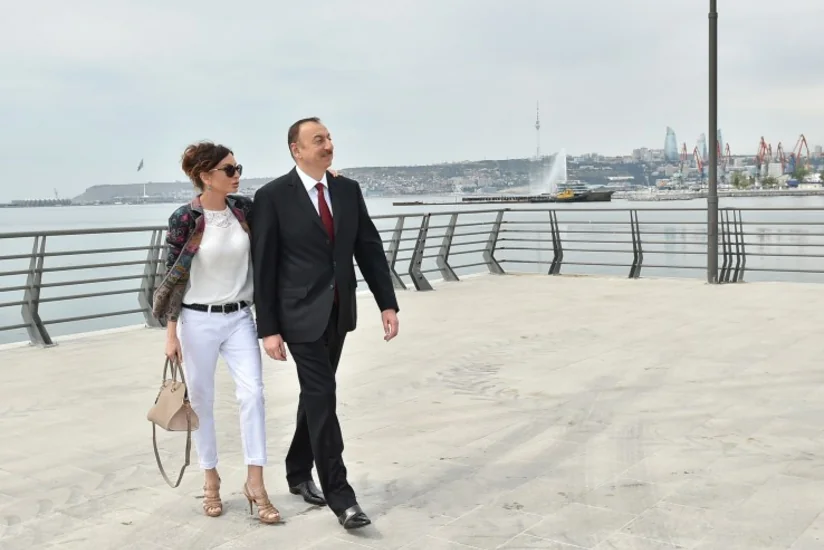 ​Prezident İlham Əliyev Bakı Ağ Şəhər bulvarında yaradılan şəraitlə tanış olub