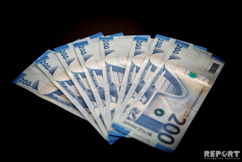 Azərbaycan manatının dövretmə sürəti azalıb