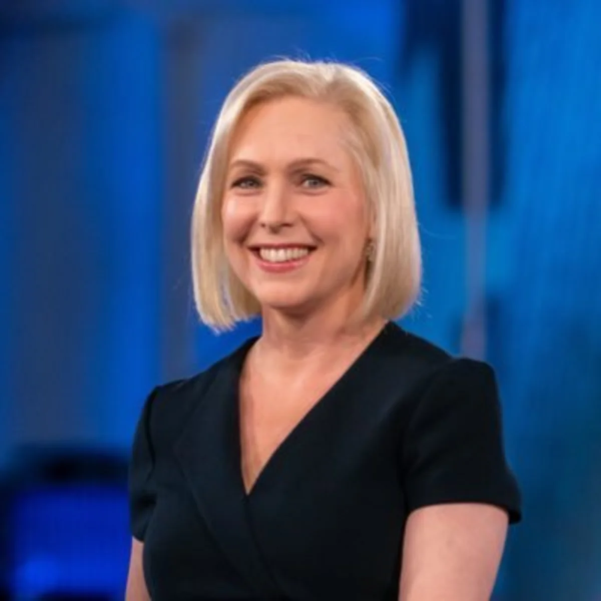 Senator Kirsten Gillibrand ABŞ prezidenti uğrunda yarışdan geri çəkilib