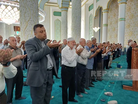 Naxçıvanda bayram namazı qılınıb