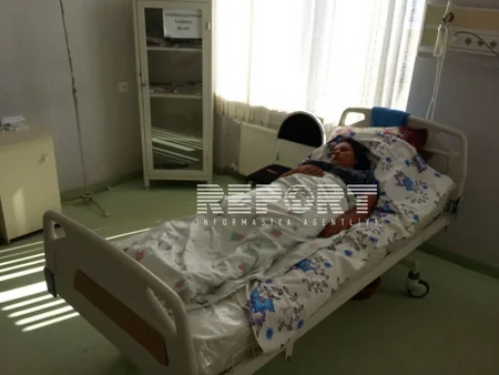 Azərbaycanda orta məktəb müəllimi gənc qadını döyərək ağır xəsarətlər yetirib - FOTO