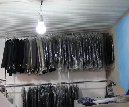 ​Bakıda saxta məktəbli formaları istehsal edən müəssisə aşkarlanıb - FOTO